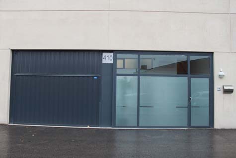 Entrada de las instalaciones de Técnica 6000, nave 410